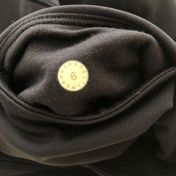 Lululemon Fresh In Mesh Leggings Crop 19" in Midnight Navy - Picture 8 of 8